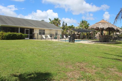 458 Camelotdr, Fort Pierce FL 34983-1763 exterior