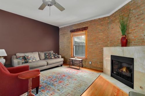 1104 46th St, Chicago, IL 60653-4434