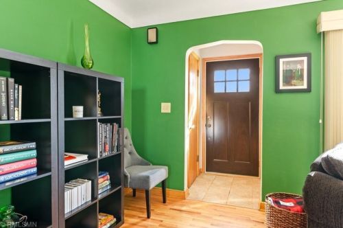 1425 Avon St, Saint Paul MN 55117-4007 exterior