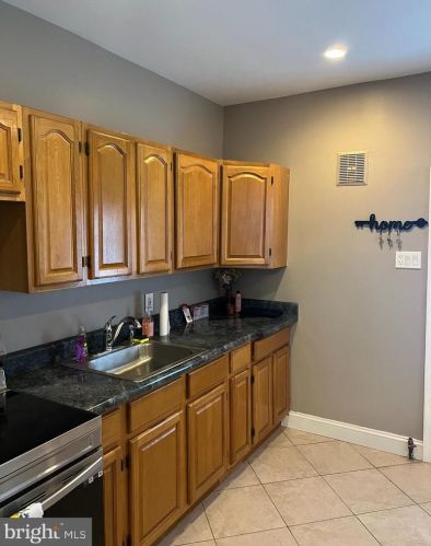 5531 Addison St, Philadelphia PA 19143-1107 exterior