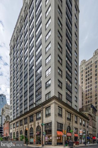 1425 Locust St, Philadelphia PA 19102-3832 exterior