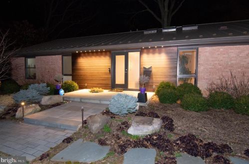 3614 27th St, Arlington, VA 22206-2302