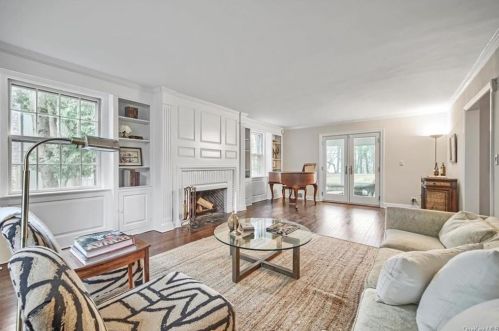 67 Creighton Ln, Briarcliff NY 10510-2408 exterior