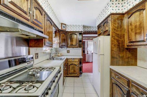 520 17 St, Babylon NY 11704-2634 exterior