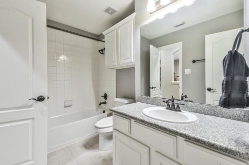 5922 Settlers Creek Ct, Fulshear TX 77441-2044 exterior