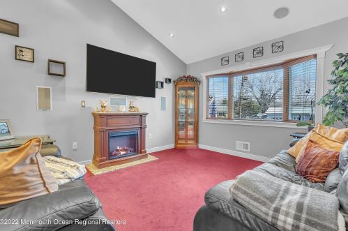 17 Dogwood Dr, Jackson Twp NJ 08527-1342 exterior