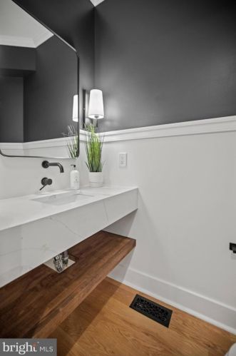 30 Adams St, Washington DC  20001-1026 exterior