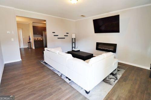 2823 Laurel Ridge Cir, Atlanta GA  30344-8000 exterior