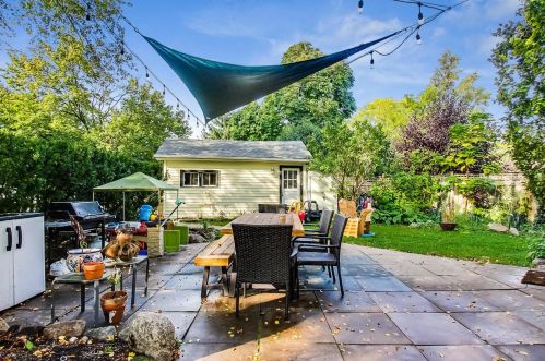 6040 Northcott Ave, Chicago IL 60631-3103 exterior