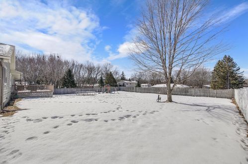 8015 Comstock Ct, South Saint Paul MN 55076-3332 exterior