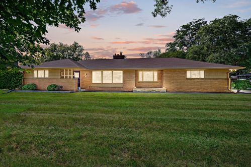 7021 Yates Rd, Milwaukee WI 53217-3824 exterior