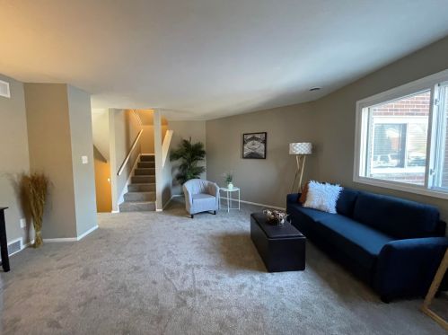 4142 104th St, Milwaukee, WI 53228-2014