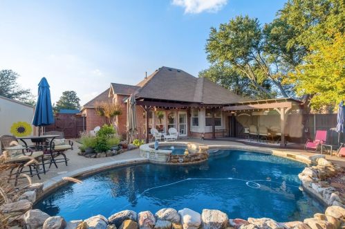 10413 Hunter Run, Frisco TX 75035-5743 exterior