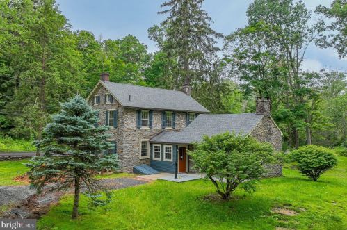 1067 Thatcher Rd, Quakertown, PA 18951-5529