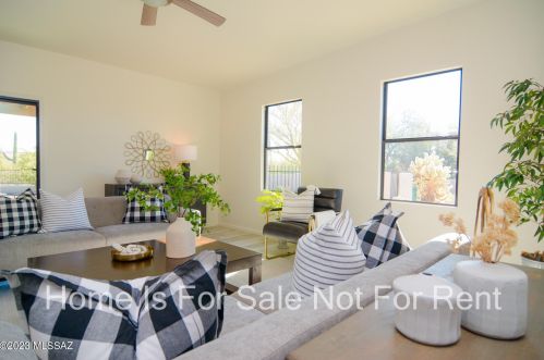 5690 Placita Amanecer, Tucson AZ  85718-4002 exterior