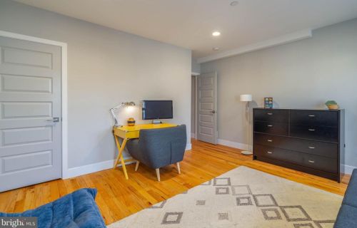 2040 Annin St, Philadelphia PA 19146-3006 exterior