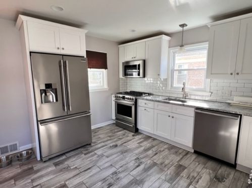 9308 Trumbull Ave, Chicago IL 60655-3326 exterior