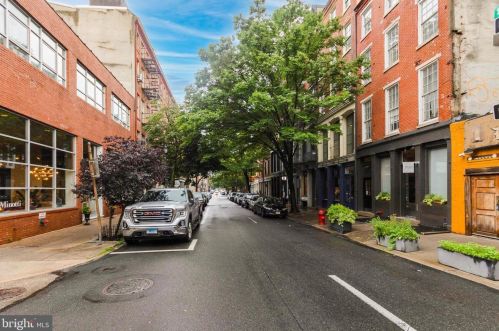 119 3rd St, Philadelphia PA 19106-1903 exterior