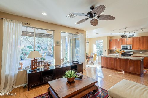 16026 10 St, Phoenix AZ 85086-0911 exterior