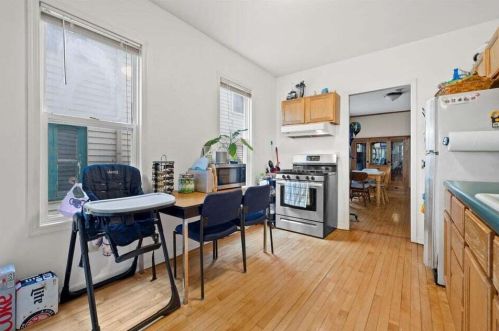 2044 Booth St, Milwaukee WI 53212-3406 exterior