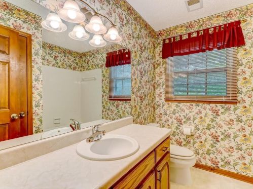 1028 Holly Dr, Gainesville GA 30501-2115 exterior