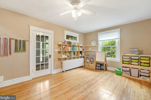 238 Roland Rd, Chester PA 19015-3328 exterior