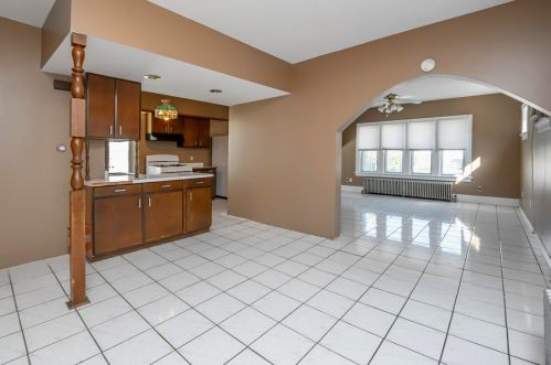 1113 Madison St, Milwaukee WI 53204-2218 exterior