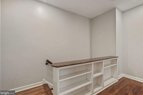 2216 Dearing St, Alexandria VA 22302-1804 exterior