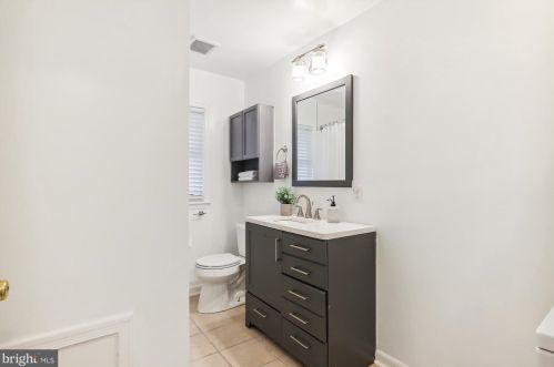 1009 Lewis Ave, Rockville MD 20851-2350 exterior