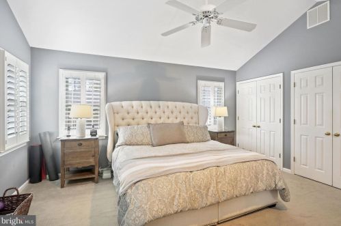 804 Enderby Dr, Alexandria VA 22302-2224 exterior