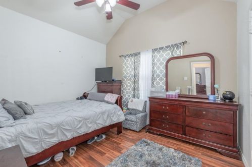 5938 Harbor Glen Dr, Dallas TX 75249-2828 exterior