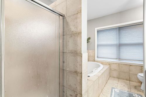 2147 Shakespeare Ave, Chicago IL 60647-3217 exterior