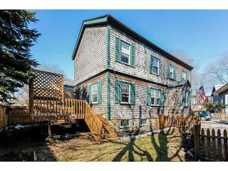24 Clinton Ave, Middletown, RI 02840-2110