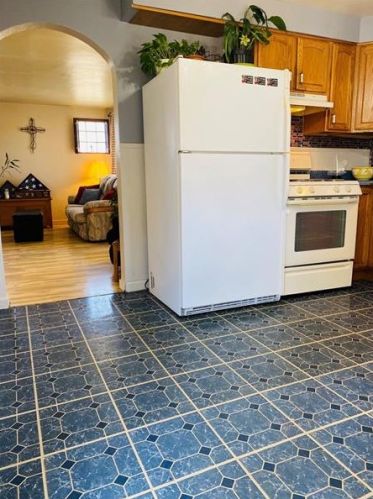 738 Camp Hollow Rd, Pittsburgh PA 15122-3300 exterior