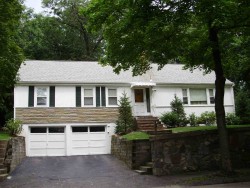 130 Dedham St, Newton, MA 02461-2136
