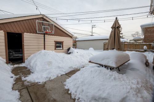 11629 Artesian Ave, Chicago IL 60645-5302 exterior