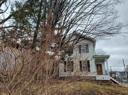 75 Spring St, Concord, NH 03301-4207