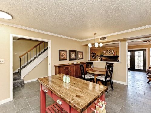 1849 Coronado Hl Dr, Austin TX 78752-2116 exterior