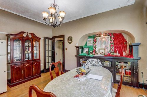 2106 34, Milwaukee WI 53215-2301 exterior