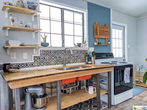 864 Hillside Dr, Spring Branch TX 78070-3808 exterior