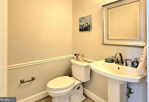 17815 Fraley Farm Rd, Rockville MD 20855-1664 exterior