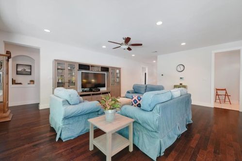 2003 Alegria Rd, Austin TX 78757-3219 exterior