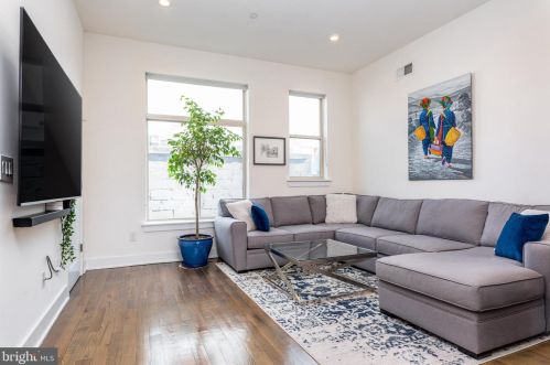 1413 Darien St, Philadelphia PA 19147-5726 exterior