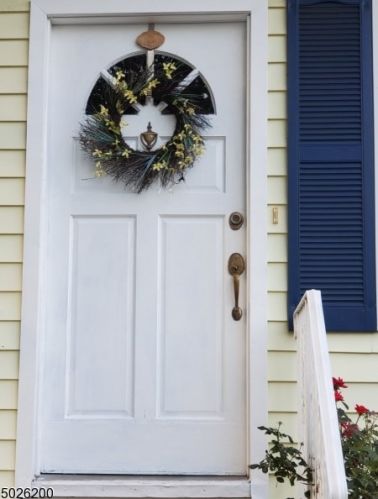 13 Wellington Ave, Town Center, NJ 07052-4543