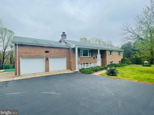 1607 Roam Ct, Owings MD 20736-9785 exterior