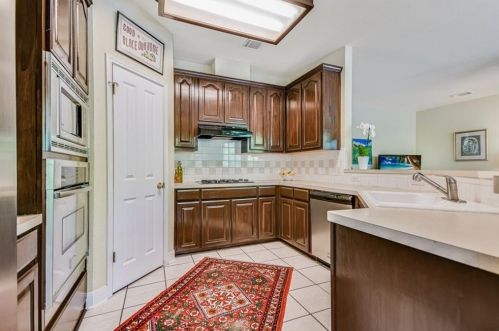 3900 Dominion Cv, Austin TX 78759-7300 exterior