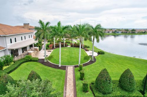 9800 Nuova Way, Fort Pierce FL 34986-2825 exterior