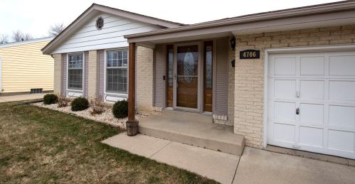 4706 Van Beck Ave, Milwaukee, WI 53220-2740