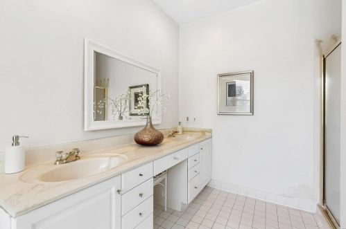 5226 Washington Pl, Saint Louis MO 63108-1116 exterior