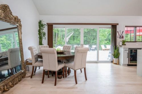 37 Walnut Hill Rd, Ridgefield CT  06877-2906 exterior